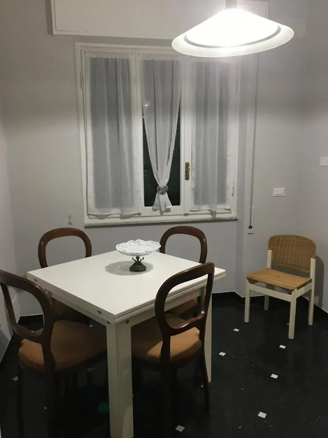 Casa Di Aldo: Una Casa Nel Centro Di Nervi. Genoa 0*,  Italy