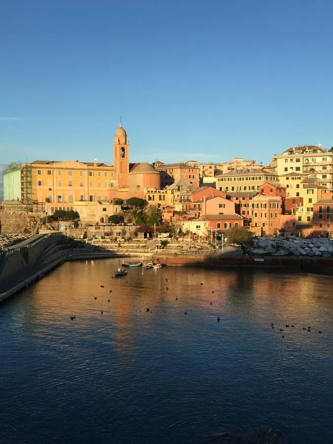 Casa Di Aldo: Una Casa Nel Centro Di Nervi. Genoa Apartment