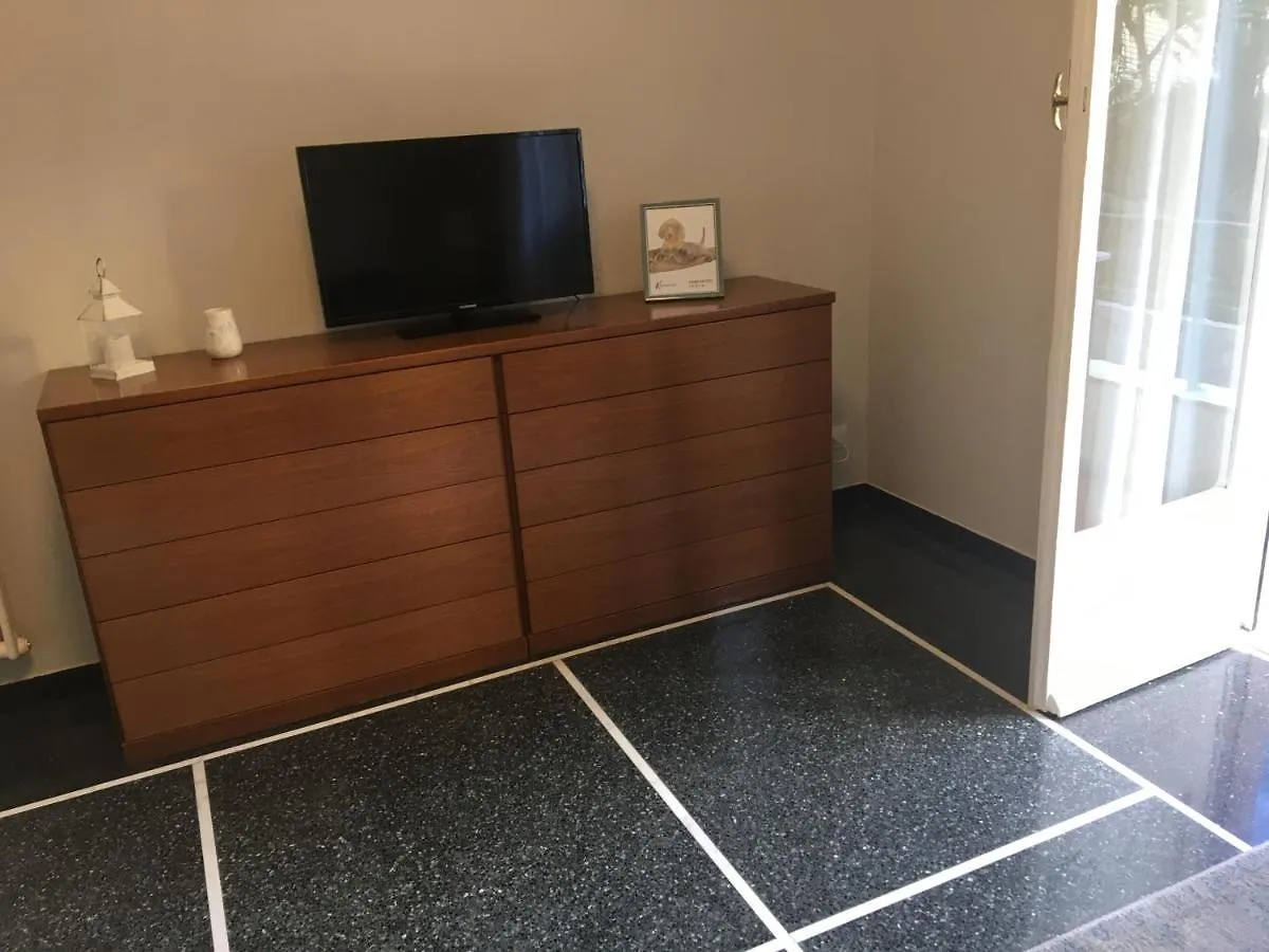 Casa Di Aldo: Una Casa Nel Centro Di Nervi. Janov Itálie